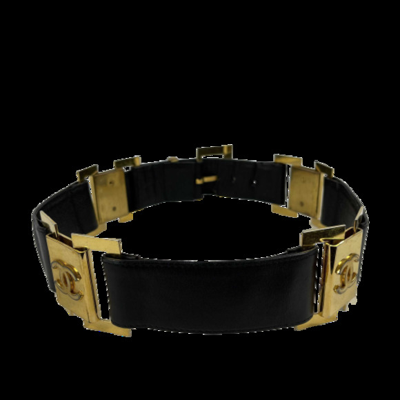 CHANEL - Vintage 1980's Black Leather and Gold Buckle CC Link Belt - 75 / 30 - Picture 2 of 12